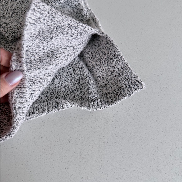 TNA Women's V-Neck Gray Sweater - Picture 4 of 12